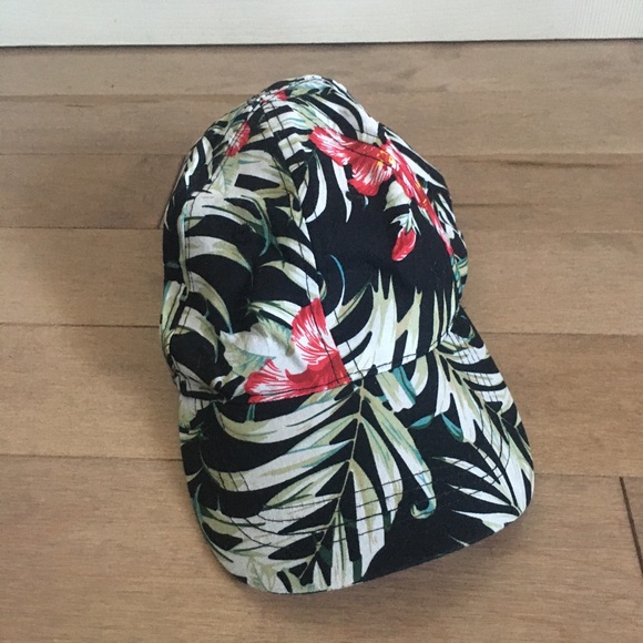 Hat - Picture 2 of 4